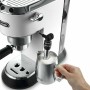 Cafetera Express de Brazo DeLonghi EC 685.W 1300 W Blanco Negro Plateado 1300 W 15 bar 1,1 L de DeLonghi, Cafeteras automátic...