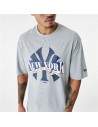 Camiseta de Manga Corta Hombre New Era MLB Arch Graphic New York Yankees Gris claro | Tienda24 Tienda24.eu