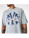 Camiseta de Manga Corta Hombre New Era MLB Arch Graphic New York Yankees Gris claro | Tienda24 Tienda24.eu