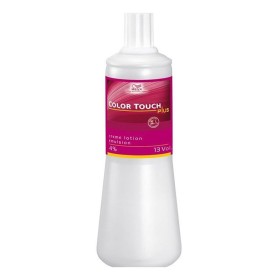 Tintura Permanente Color Touch Plus Emulsion 13 Vol 4% Wella 4% / 13 VOL (1000 ML) di Wella, Colore permanente - Rif: S424651...