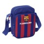 Borsa a Tracolla F.C. Barcelona 24/25 Rosso Granato Blu Marino 16 x 22 x 6 cm di F.C. Barcelona, Borse a tracolla - Rif: S431...