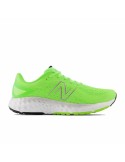 Zapatillas de Running para Adultos New Balance Fresh Foam Evoz v2 Hombre Verde limón | Tienda24 Tienda24.eu