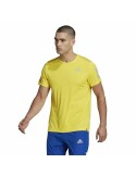 Camisola de Manga Curta Homem Adidas Graphic Tee Shocking Amarelo | Tienda24 Tienda24.eu