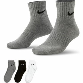 Calcetines Deportivos Nike Everyday Lightweight Gris 3 pares de Nike, Hombre - Ref: S64109233, Precio: 0,00 €, Descuento: %