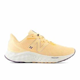 Scarpe da Running per Adulti New Balance Fresh Foam Marrone Chiaro Donna di New Balance, Aria aperta e sport - Rif: S64121374...