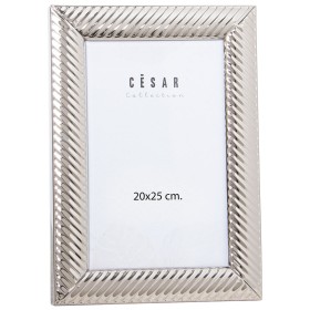 Moldura de Fotos Alexandra House Living Prateado Metal 22 x 27 x 1 cm de Alexandra House Living, Molduras de parede e mesa - ...