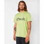 Camiseta de Manga Corta Hombre Rip Curl Paradise Land Verde Claro | Tienda24 Tienda24.eu