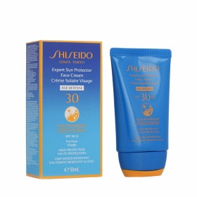 Protezione Solare Viso Shiseido SynchroShield Spf 30 50 ml di Shiseido, Filtri solari - Rif: S8309809, Prezzo: 29,85 €, Scont...