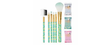  Makeup tools and accessories 
