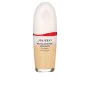 Base de Maquilhagem Fluida Shiseido Revitalessence Skin Glow Nº 220 30 ml de Shiseido, Bases - Ref: S05117264, Preço: 45,88 €...