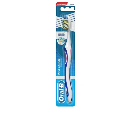 Toothbrush Oral-B Expert Crossaction 1 Unit by Oral-B, Manual Toothbrushes - Ref: S0593731, Price: 4,28 €, Discount: %