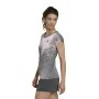 Camisola de Manga Curta Mulher Adidas Cinzento escuro de Adidas, Mulher - Ref: S6486795, Preço: 28,99 €, Desconto: %