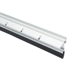 Guarnizione Ferrestock Argentato 915 mm x 50 mm di Ferrestock, Paraspifferi e guarnizioni - Rif: S6504454, Prezzo: 7,22 €, Sc...