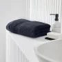 Toalla de baño TODAY Azul marino 90 x 150 cm de TODAY, Toallas - Ref: S7191407, Precio: 24,35 €, Descuento: %