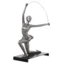 Deko-Figur Alexandra House Living Silberfarben Kunststoff Turner 13 x 19 x 27 cm von Alexandra House Living, Sammlerstücke - ...