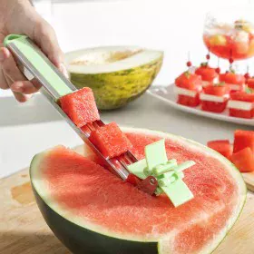 Wassermelonenwürfelschneider Cutmil InnovaGoods von InnovaGoods, Obstschneider - Ref: V0103449, Preis: 5,36 €, Rabatt: %